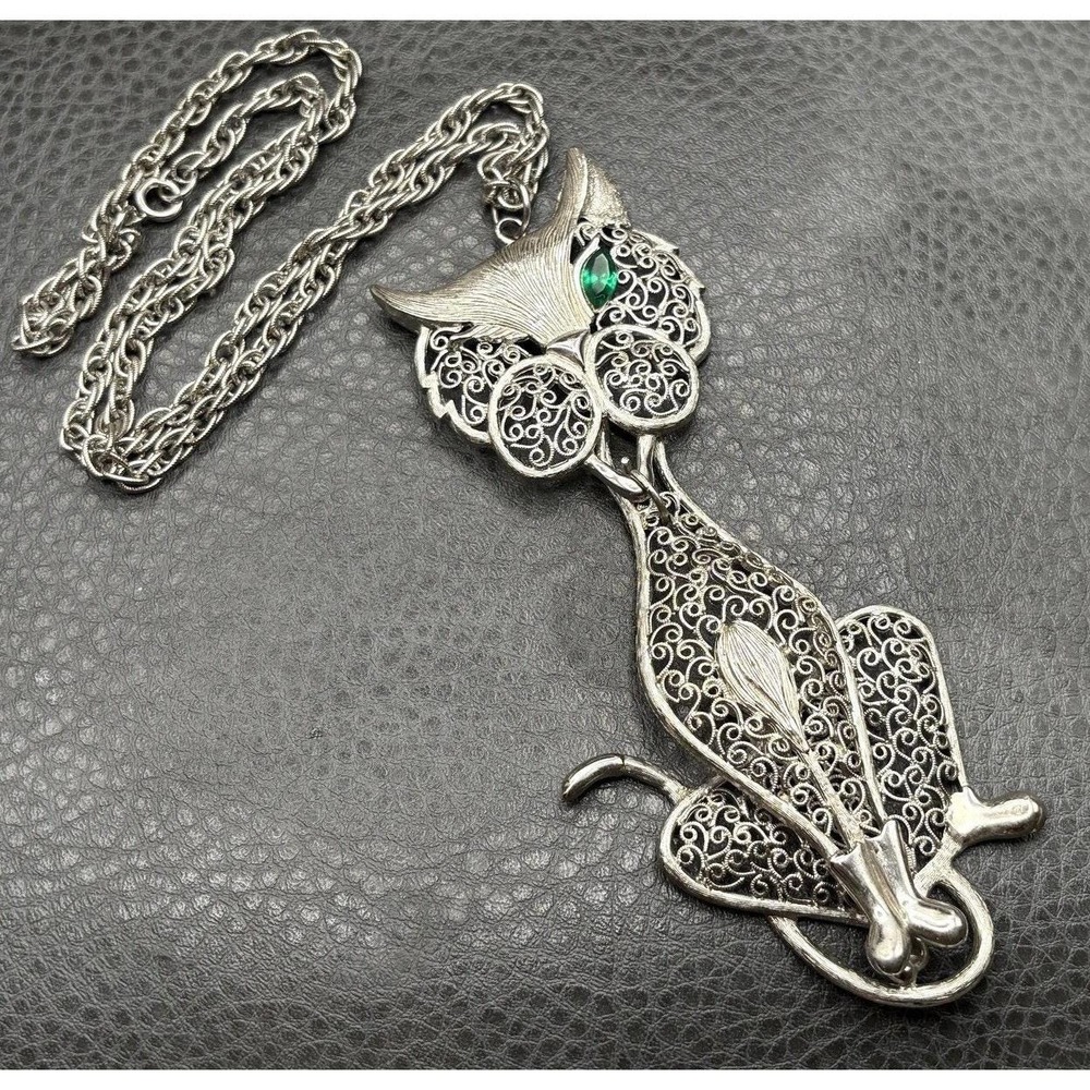 Vintage Silver Tone Filigree Cat Pendant Necklace Green Glass Eye Articulated